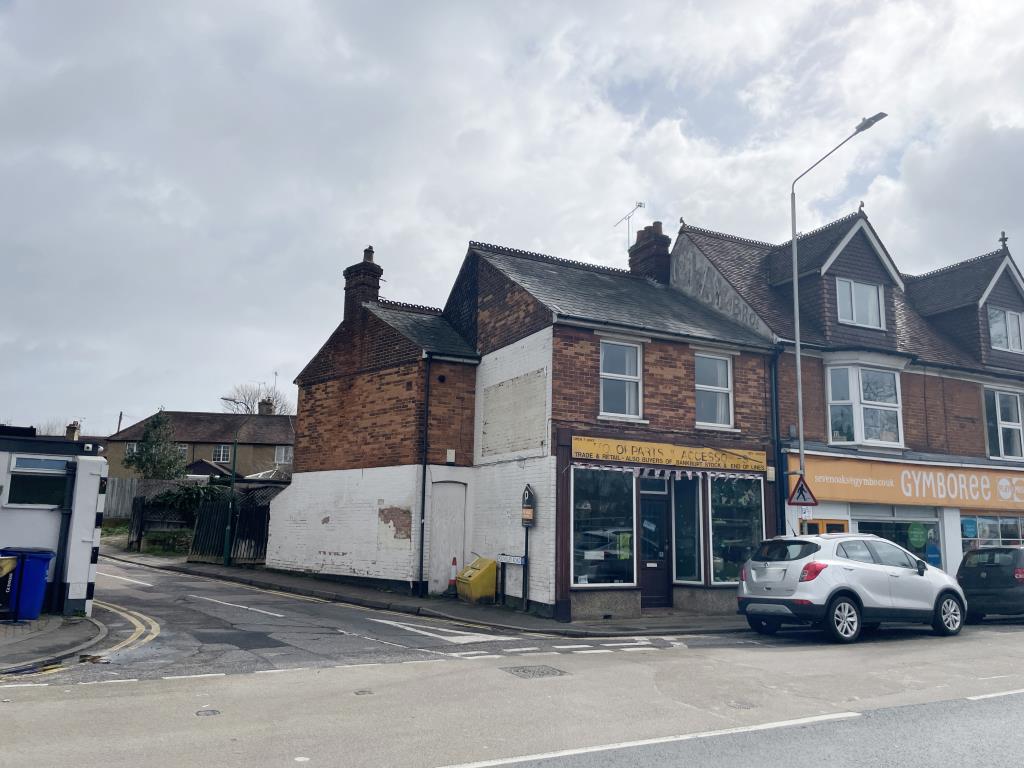 Lot: 19 - RETAIL AND RESIDENTIAL PREMISES WITH PLANNING FOR THREE ADDITIONAL FLATS AT REAR - view of retail, investment and development property